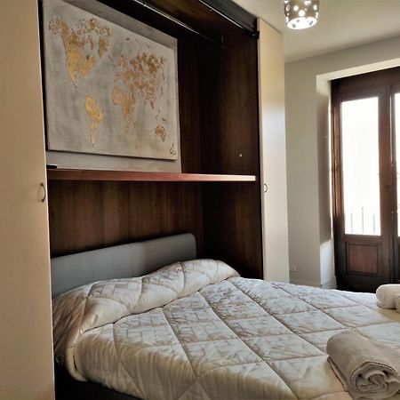 Flora'S House - Ortigia Holidays Syracuse ภายนอก รูปภาพ